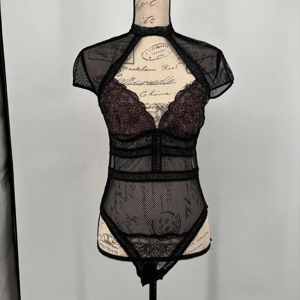 Victoria's Secret Fishnet Lace Cap-Sleeve High Neck Cutout Bodysuit Black Large